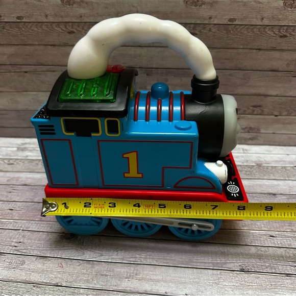 Thomas & Friends Blue and Orange Train Engine - Picture 11 of 13